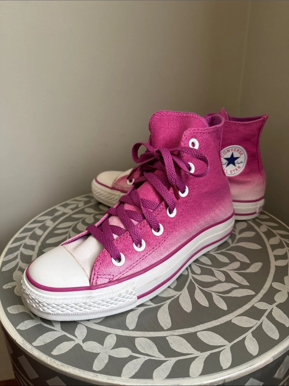 Converse Chuck Taylor High Top Sneakers - Pink Ombre Youth Sz 4